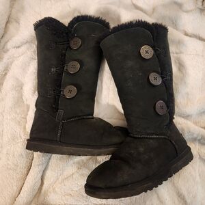 UGG Women's Black Triple Button Winter Boots Suze 6 Guc